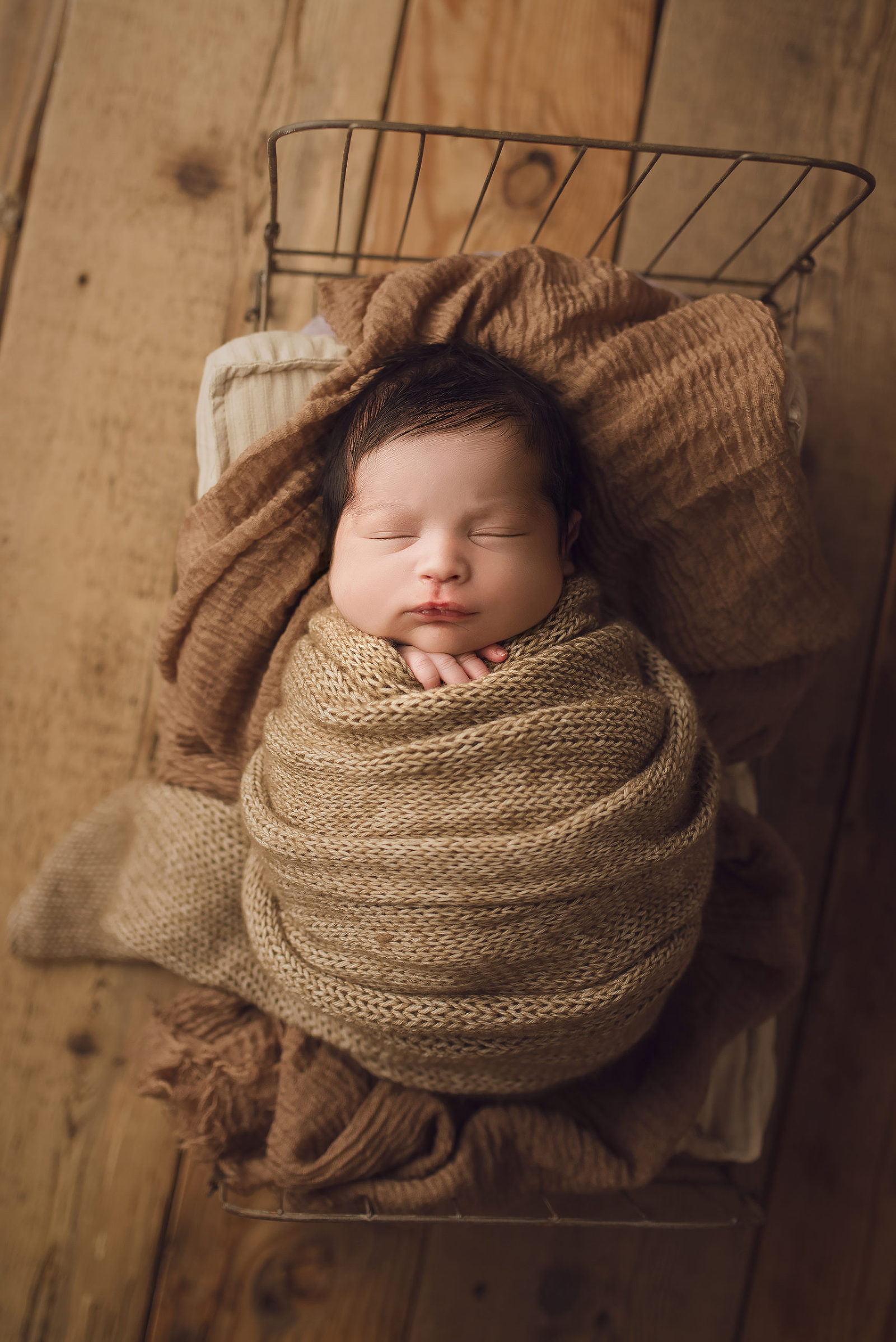 newborn metal bed prop